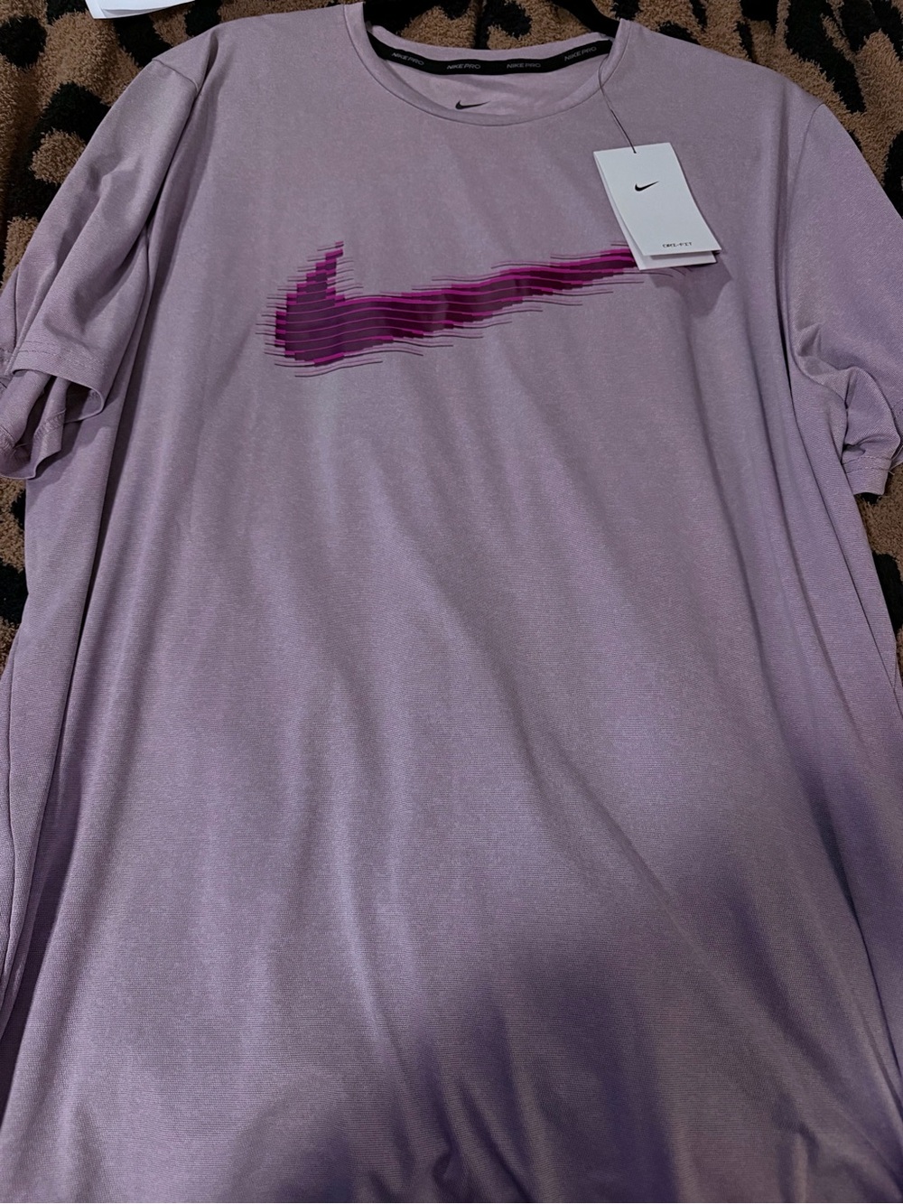 Nike Men’s Lavender Short Sleeve Tee with Magenta Swoosh